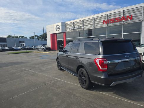 Used 2021 Ford Expedition XLT RWD image 4