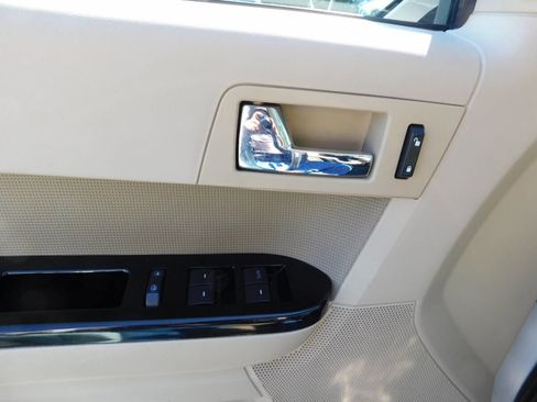 Used 2010 Ford Escape Limited image 15