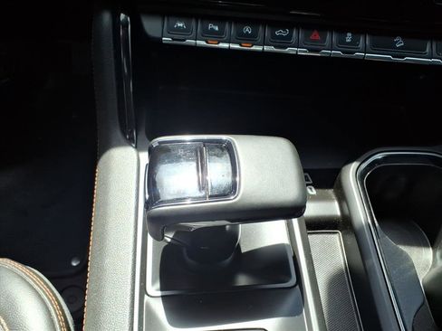 Used 2024 GMC Sierra 1500 AT4 w/ Technology Package AWD/4WD image 26