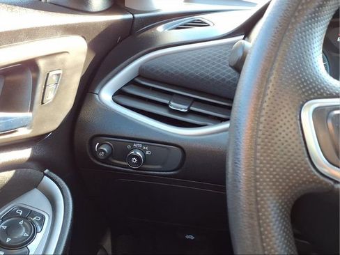 Used 2024 Chevrolet Malibu LT image 12