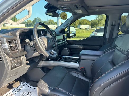 Used 2023 Ford F250 Lariat w/ Lariat Ultimate Package AWD/4WD image 10