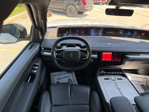 Used 2025 Lincoln Navigator Reserve w/ Jet Appearance Package AWD/4WD image 19