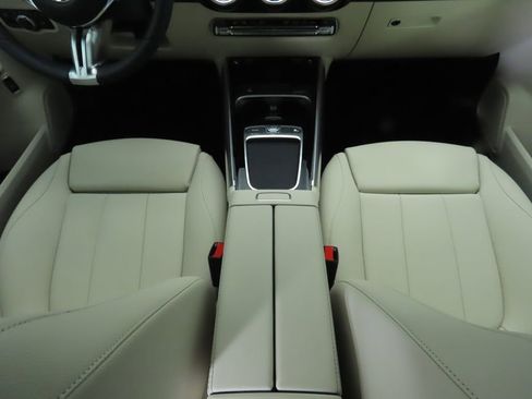 Certified 2025 Mercedes-Benz GLA 250 image 16