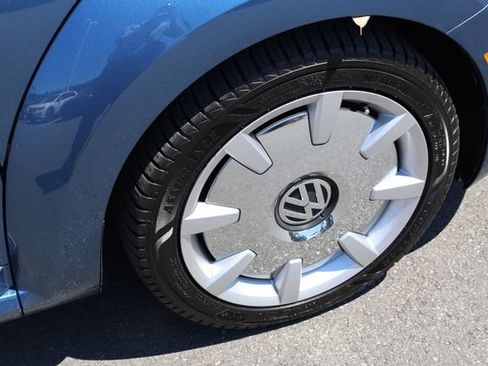 Used 2019 Volkswagen Beetle 2.0T SE FWD image 24