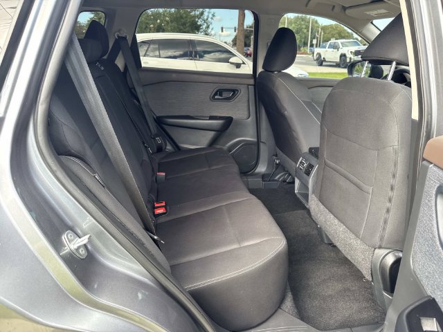 Used 2023 Nissan Rogue S AWD/4WD image 9