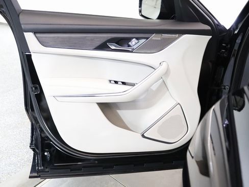 Used 2021 Jaguar F-PACE S image 11