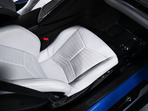 Used 2020 Chevrolet Corvette Stingray Premium Cpe w/ 3LT Preferred Equipment Group RWD image 29