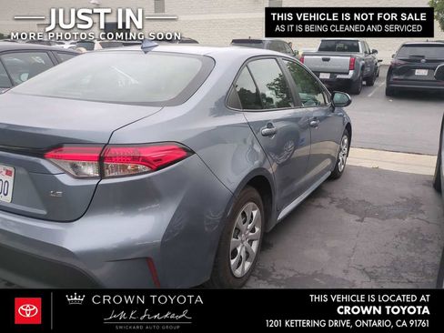 Used 2025 Toyota Corolla LE image 2