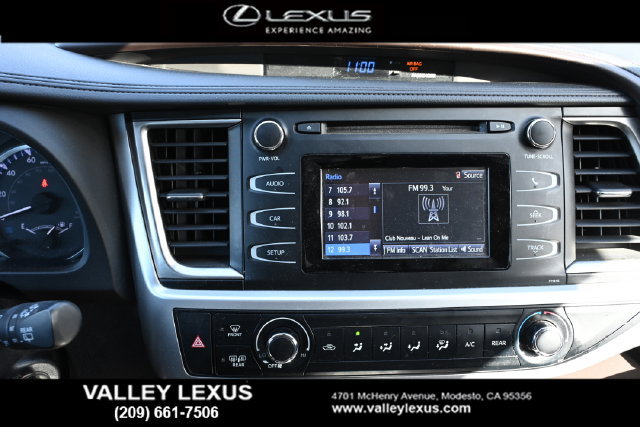 Used 2019 Toyota Highlander LE AWD/4WD image 8