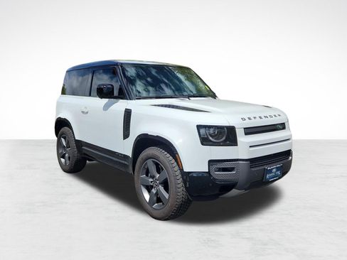 Certified 2025 Land Rover Defender 90 V8 AWD/4WD image 6
