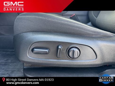 Used 2023 GMC Acadia SLE w/ Driver Convenience Package image 10