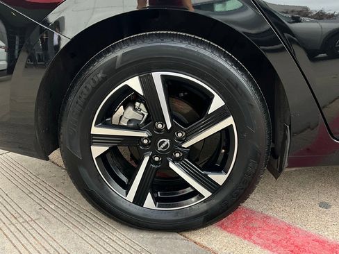 Used 2025 Nissan Sentra SV image 9