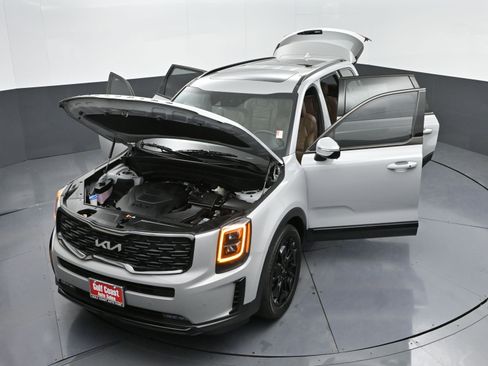 Used 2022 Kia Telluride SX w/ SX Prestige Package image 51
