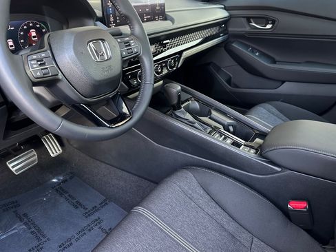 Used 2025 Honda Accord Sport image 4