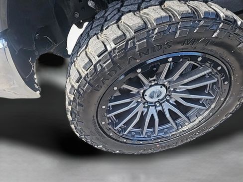 Used 2019 Ford F250 Lariat w/ Lariat Ultimate Package image 32