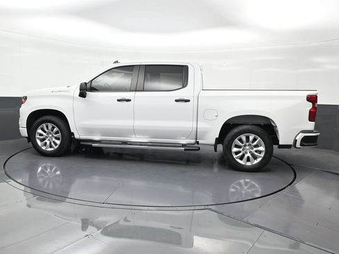 Used 2024 Chevrolet Silverado 1500 Custom image 2