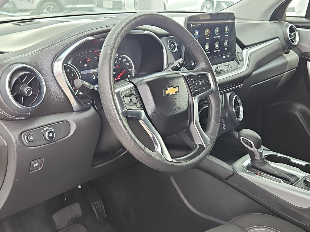 Used 2025 Chevrolet Blazer LT FWD image 15