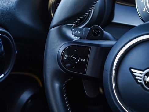 Used 2023 MINI Cooper S image 17