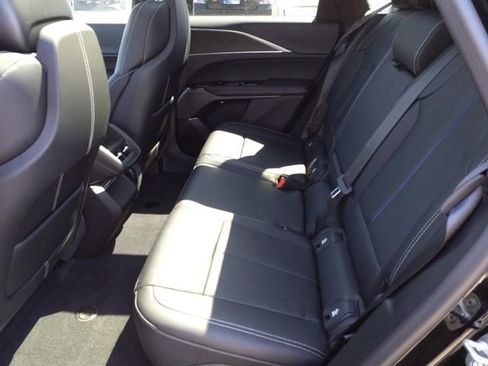 New 2025 Cadillac Lyriq Luxury image 7