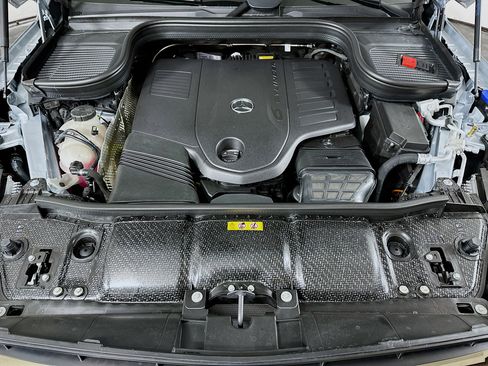 New 2026 Mercedes-Benz GLS 450 4MATIC image 32