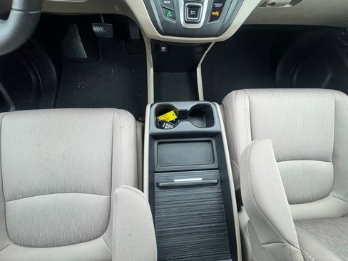 Used 2019 Honda Odyssey EX image 22