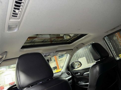 Used 2018 Toyota Highlander XLE w/ Protection Package #3 AWD/4WD image 26