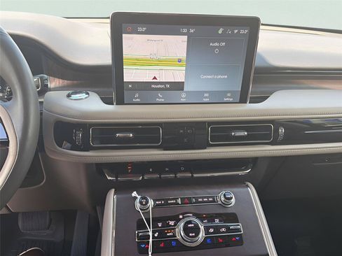 Used 2022 Lincoln Aviator Reserve w/ Elements Package Plus AWD/4WD image 4