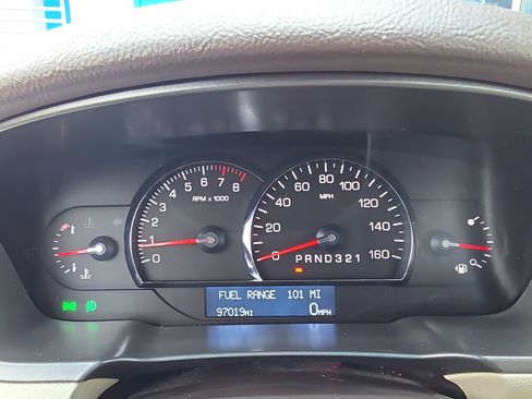 Used 2011 Cadillac DTS Luxury image 22