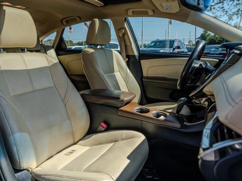 Used 2013 Toyota Avalon Limited image 30