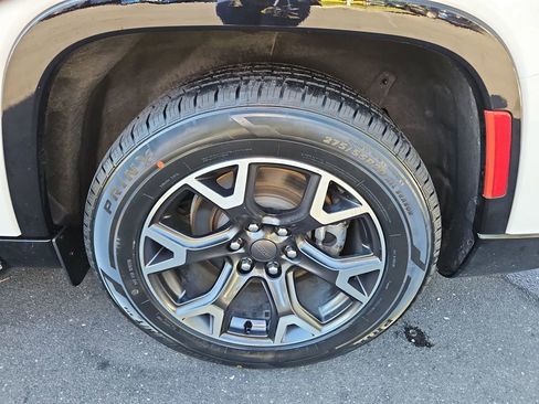 Used 2024 Jeep Wagoneer L Series III w/ Flexible Seating Group image 36