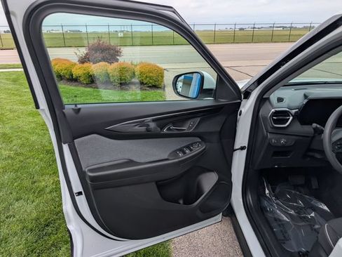 Used 2026 Chevrolet TrailBlazer LT FWD image 20