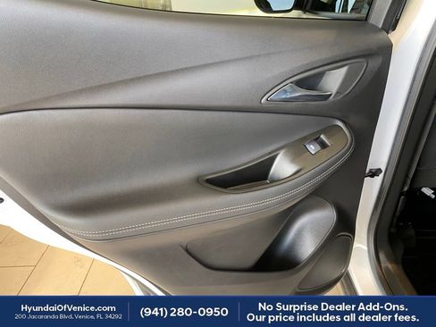 Used 2022 Buick Encore GX Essence w/ Experience Buick Package FWD image 54