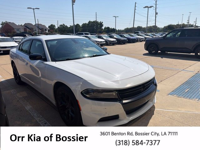 Used 2019 Dodge Charger SXT w/ Plus Group RWD image 5