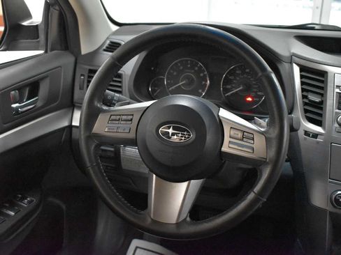 Used 2011 Subaru Outback 2.5i Premium w/ All-Weather Pkg AWD/4WD image 16