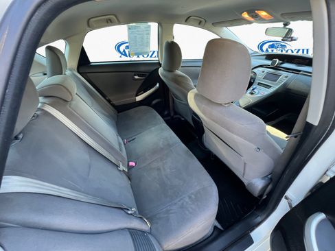 Used 2013 Toyota Prius FWD image 12