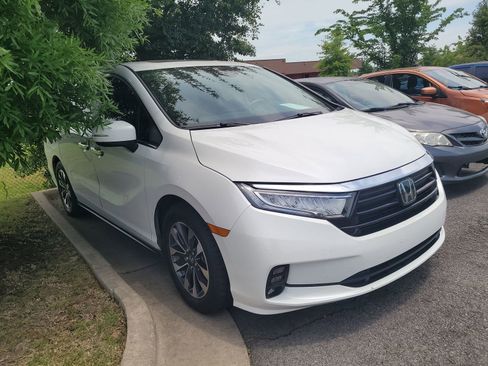 Used 2024 Honda Odyssey EX-L image 2