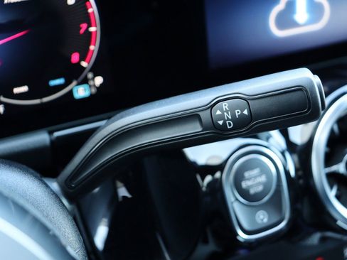 Used 2025 Mercedes-Benz GLA 250 image 36