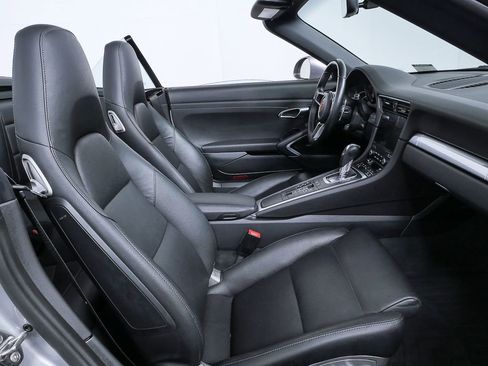 Certified 2019 Porsche 911 Carrera S image 23