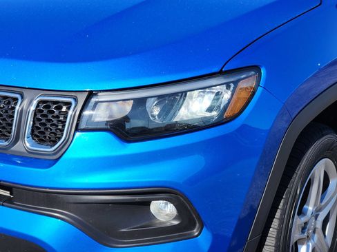 Used 2024 Jeep Compass Latitude AWD/4WD image 11