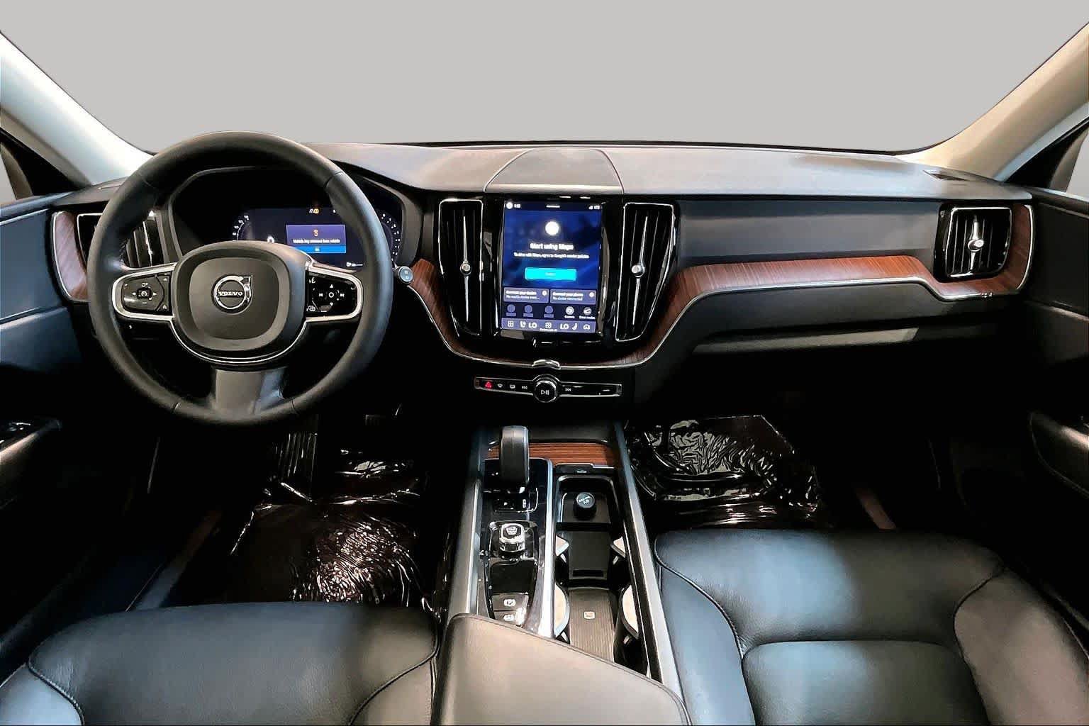 Used 2023 Volvo XC60 B5 Plus w/ Climate Package AWD/4WD image 15