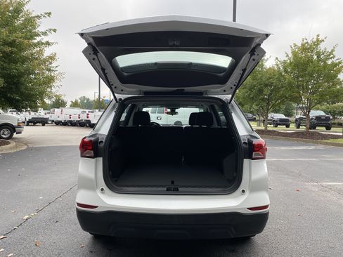 Used 2024 Chevrolet Equinox LS FWD image 11