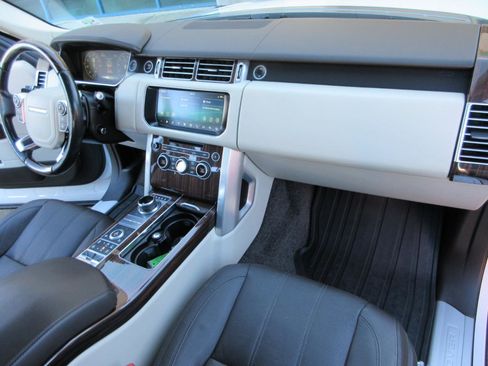 Used 2017 Land Rover Range Rover Supercharged image 29