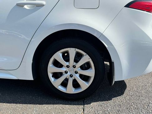Used 2025 Toyota Corolla LE FWD image 9