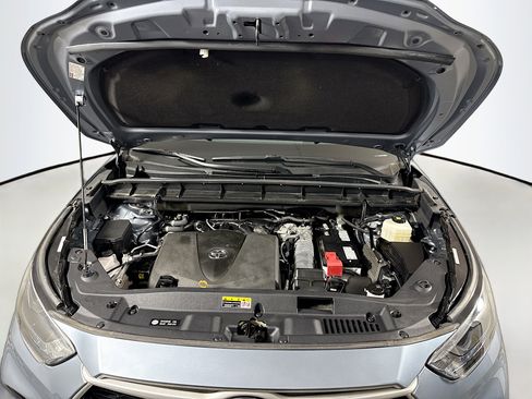 Certified 2022 Toyota Highlander XLE image 30