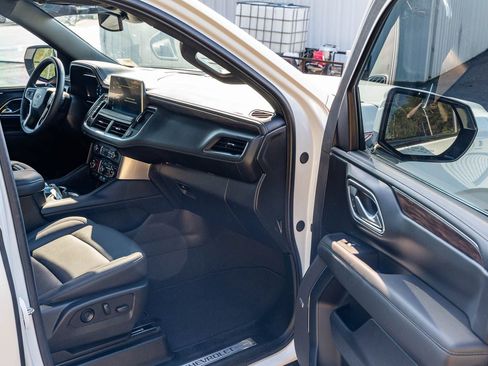Used 2024 Chevrolet Tahoe Z71 AWD/4WD image 13
