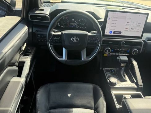 Used 2025 Toyota 4Runner Limited AWD/4WD image 26