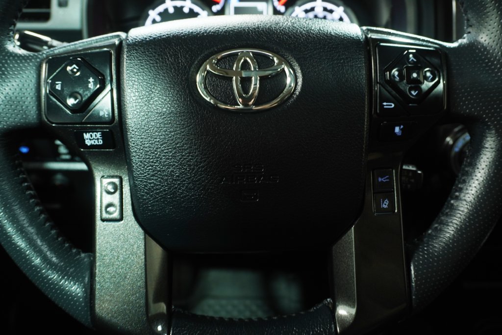 Used 2021 Toyota 4Runner TRD Off-Road Premium w/ Moonroof Package AWD/4WD image 17