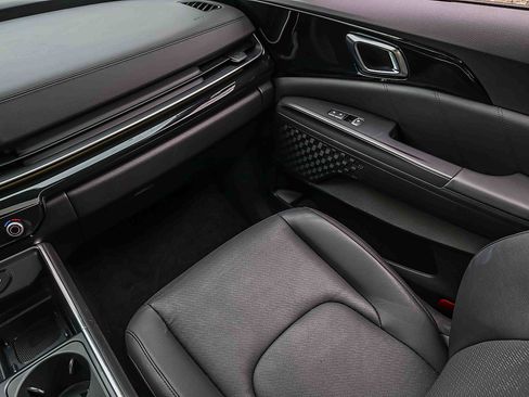 Certified 2025 Kia Carnival SX Prestige FWD image 19