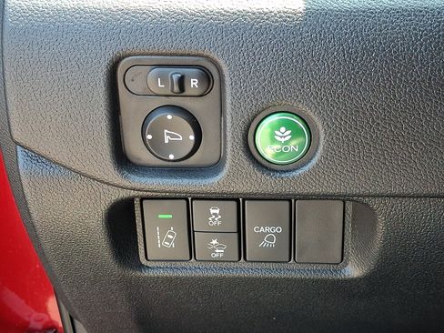 Used 2021 Honda Ridgeline Sport image 25