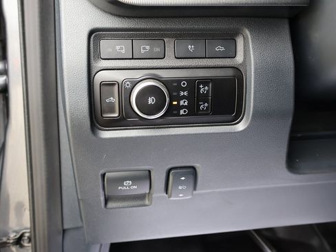 Used 2023 Ford F250 Platinum w/ FX4 Off-Road Package image 13